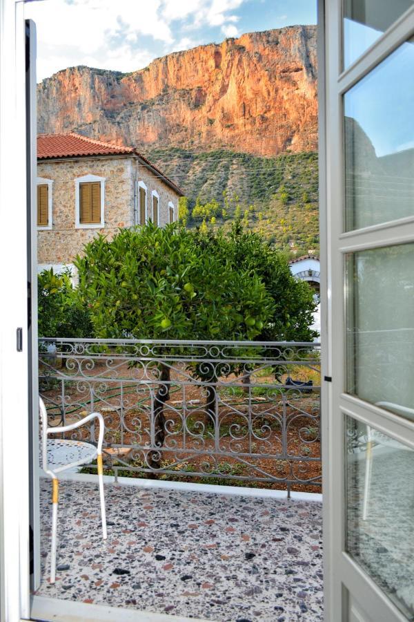 Anna'S Family Home Leonídion Exterior foto